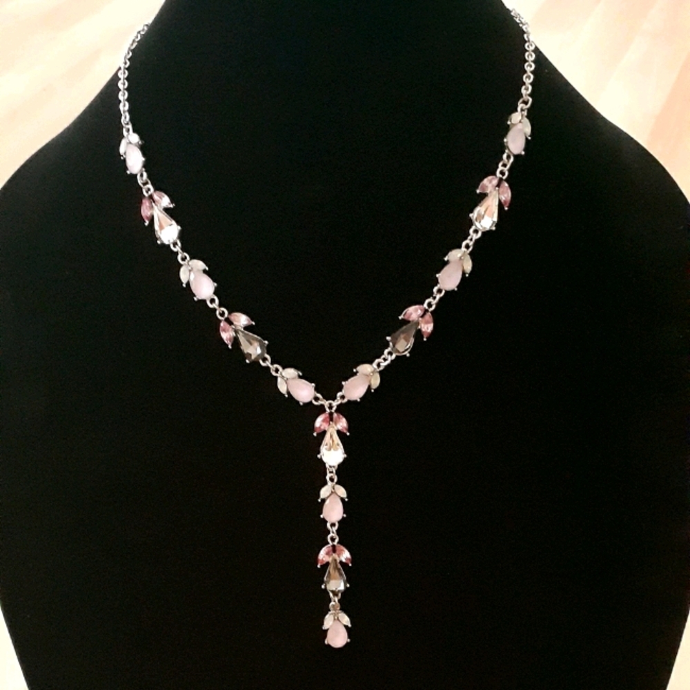 ⚡️SOLD⚡️- Metal Silver & Lavender Rhinestone Y-Necklace